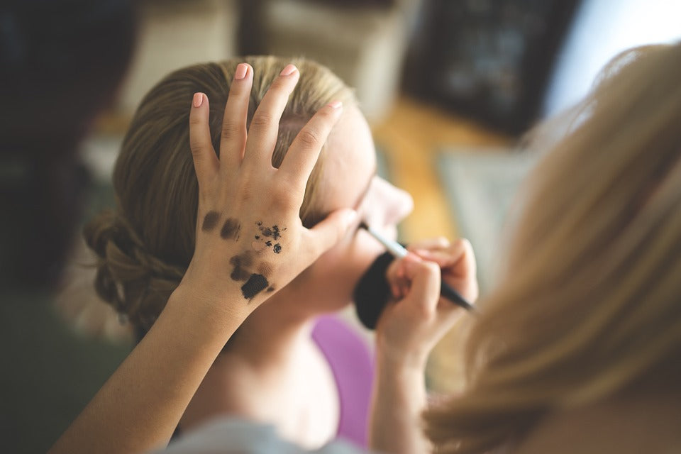 Simple Tween Makeup Tips You Can Give Your Daughter