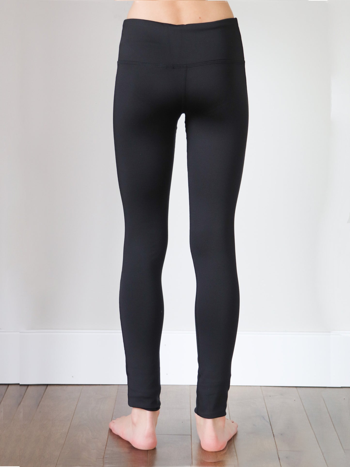 https://www.limeapple.com/cdn/shop/products/2142B-BK-Activewear-fulllength-leggings-black-3.jpg?v=1679216346&width=1445